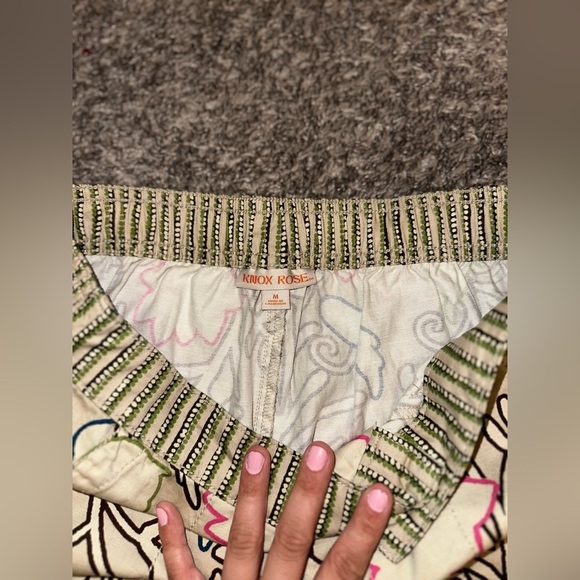 Women’s Knox Rose Floral Beige Shorts Size Medium New with Tags - Picture 7 of 9